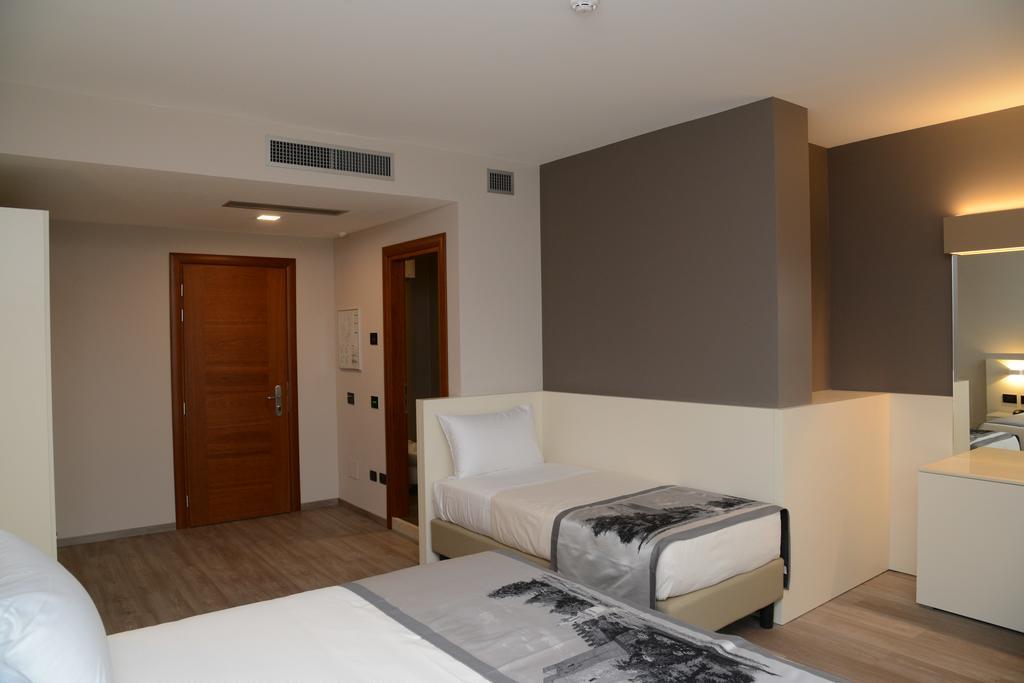 Albergo Roma, BW Signature Collection カステルフランコ・ヴェーネト エクステリア 写真